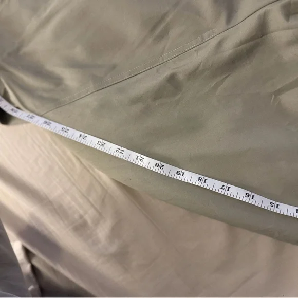 Vintage London Fog Women's Tan Trench Coat - Picture 9 of 13